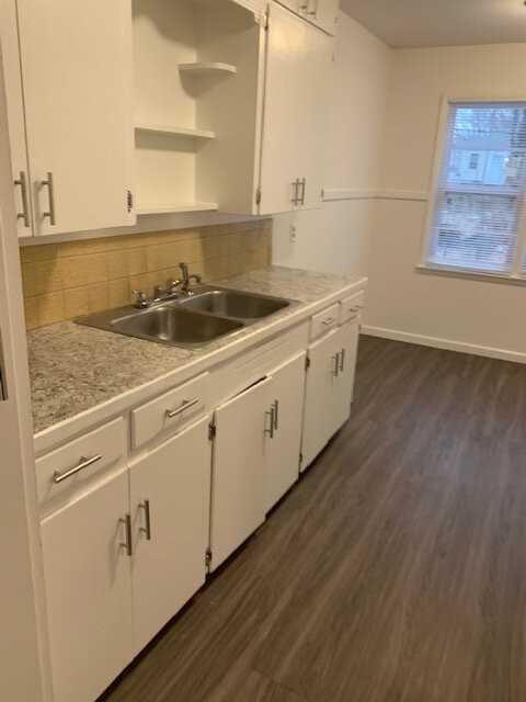 2328 S Broadview St - Photo 5 of 17