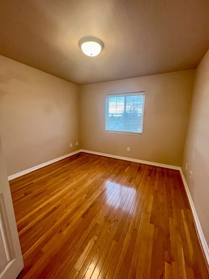 4751 Harmon Ave - Photo 2 of 24