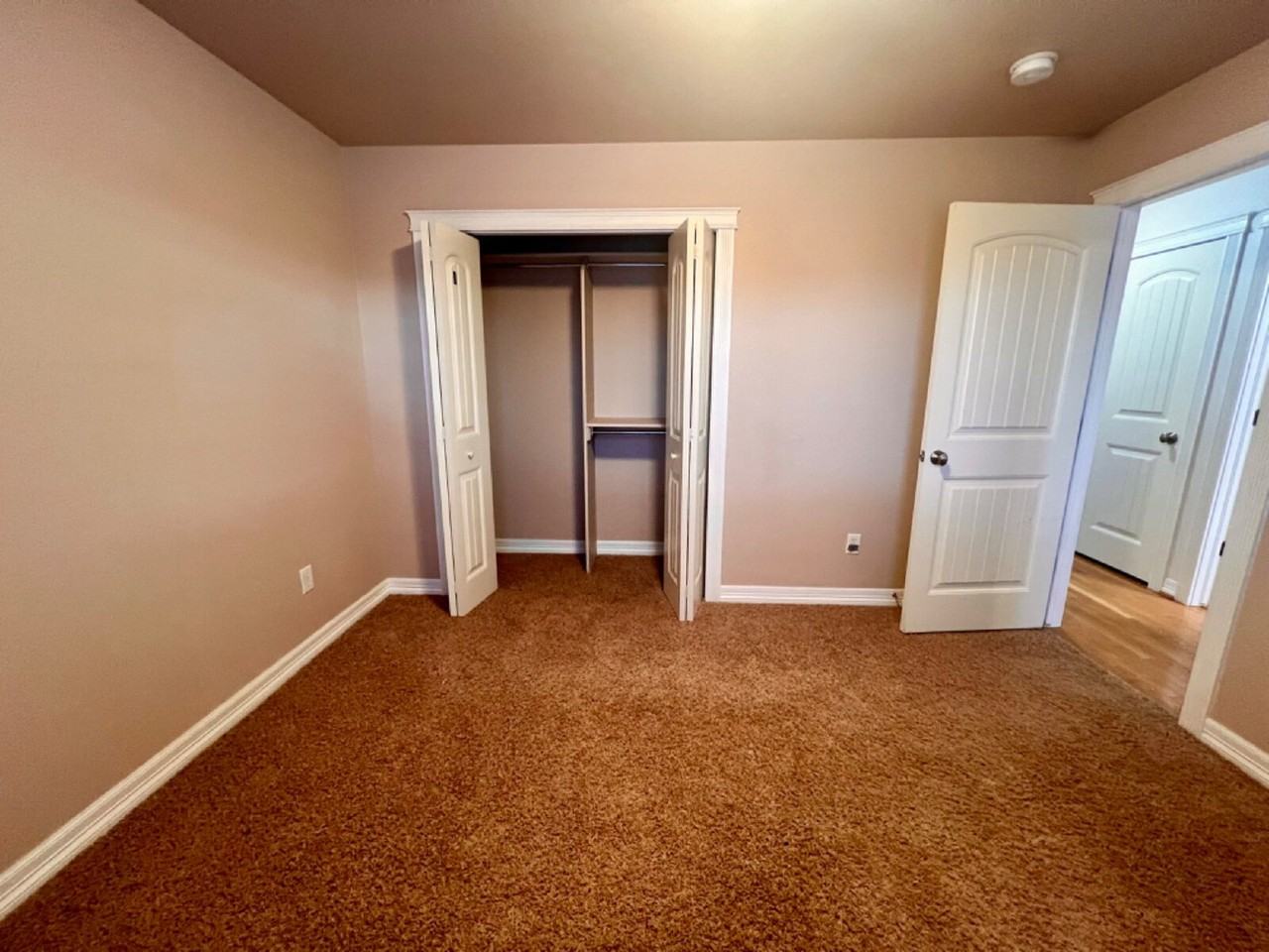 4751 Harmon Ave - Photo 6 of 24