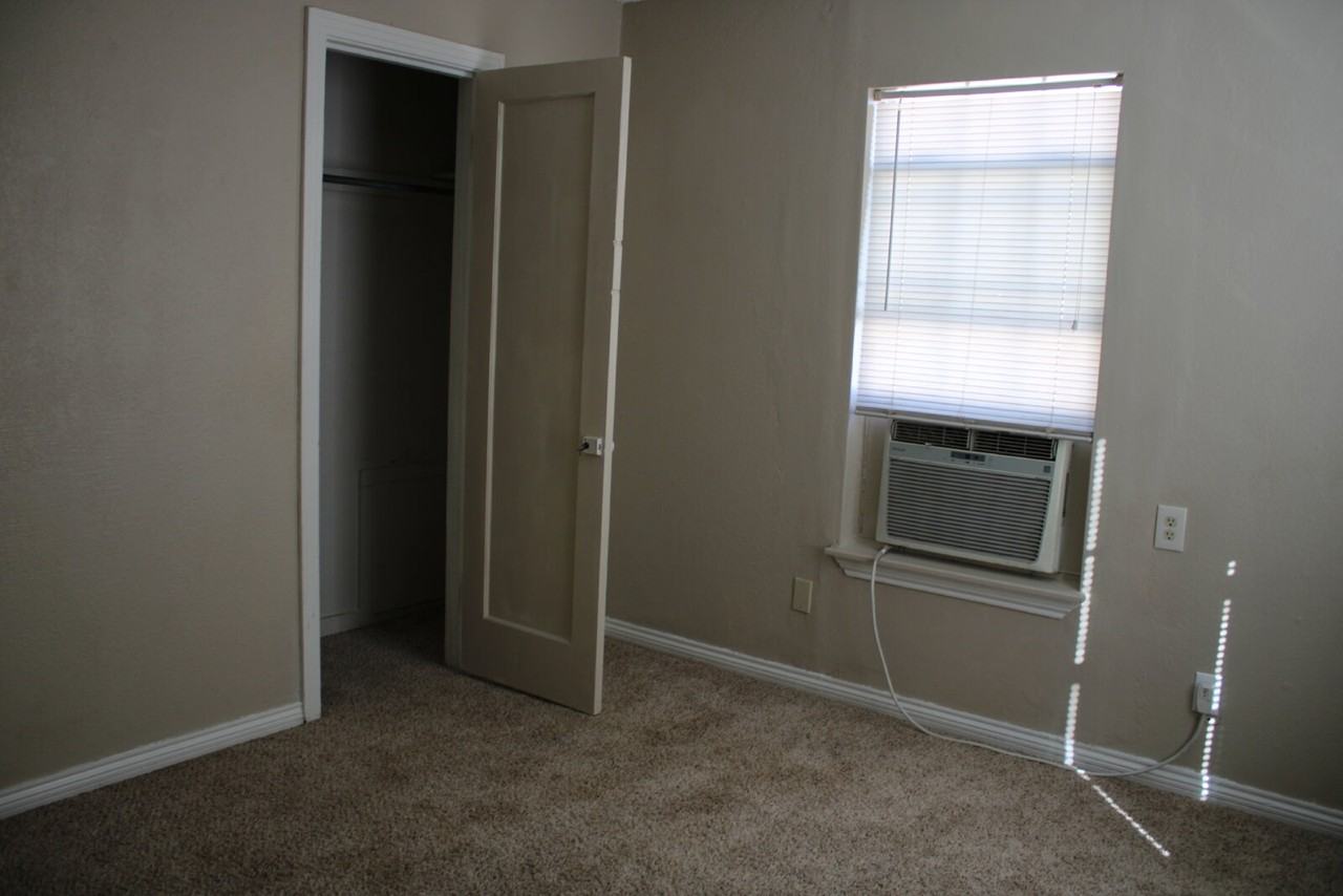 506 East Municipal Drive - Photo 6 of 7