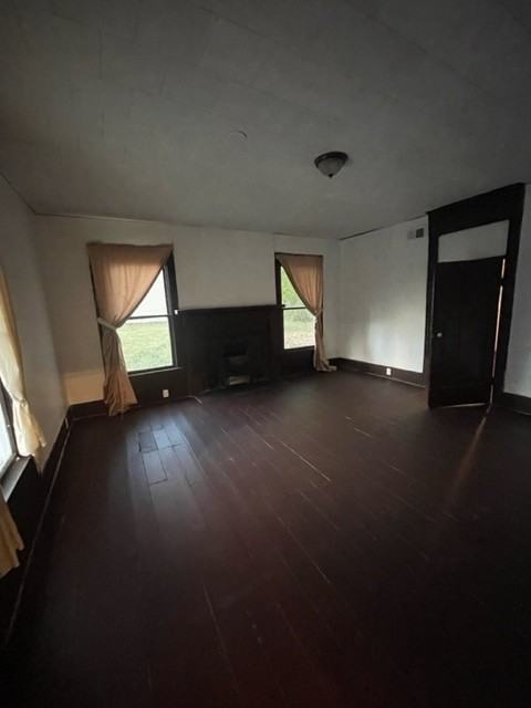 136 S Main St - Photo 6 of 14