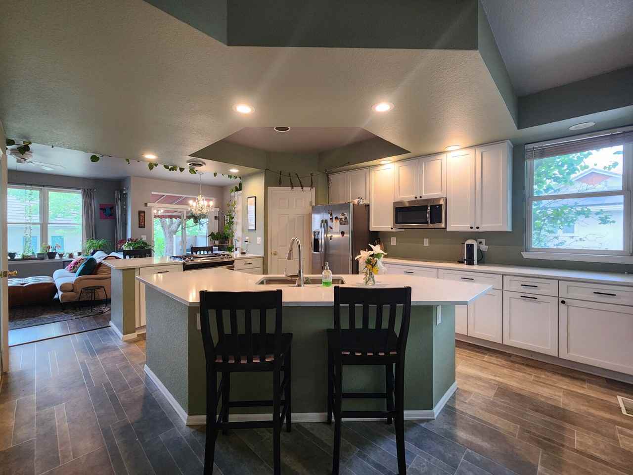 1612 W Canal Ct - Photo 3 of 50