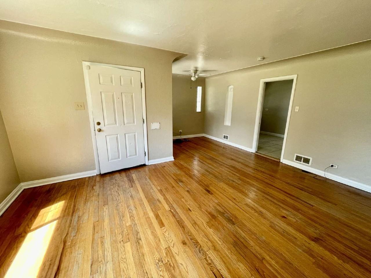 2590 Oneida St - Photo 6 of 41
