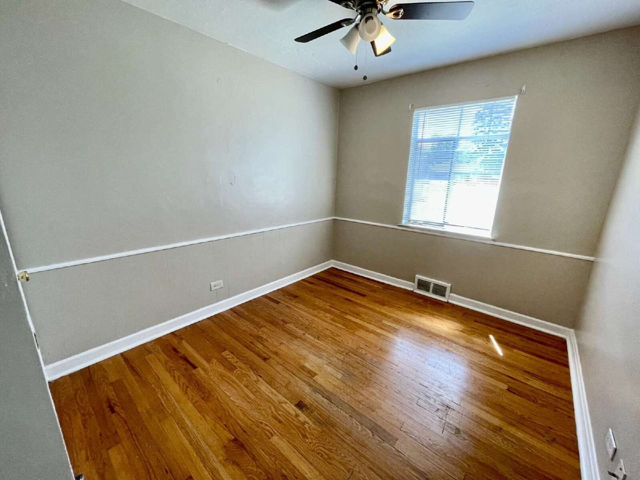 2590 Oneida St - Photo 7 of 41
