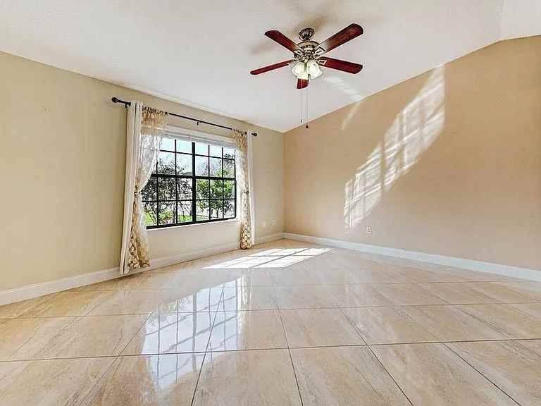 6225 Banyan St - Photo 7 of 26