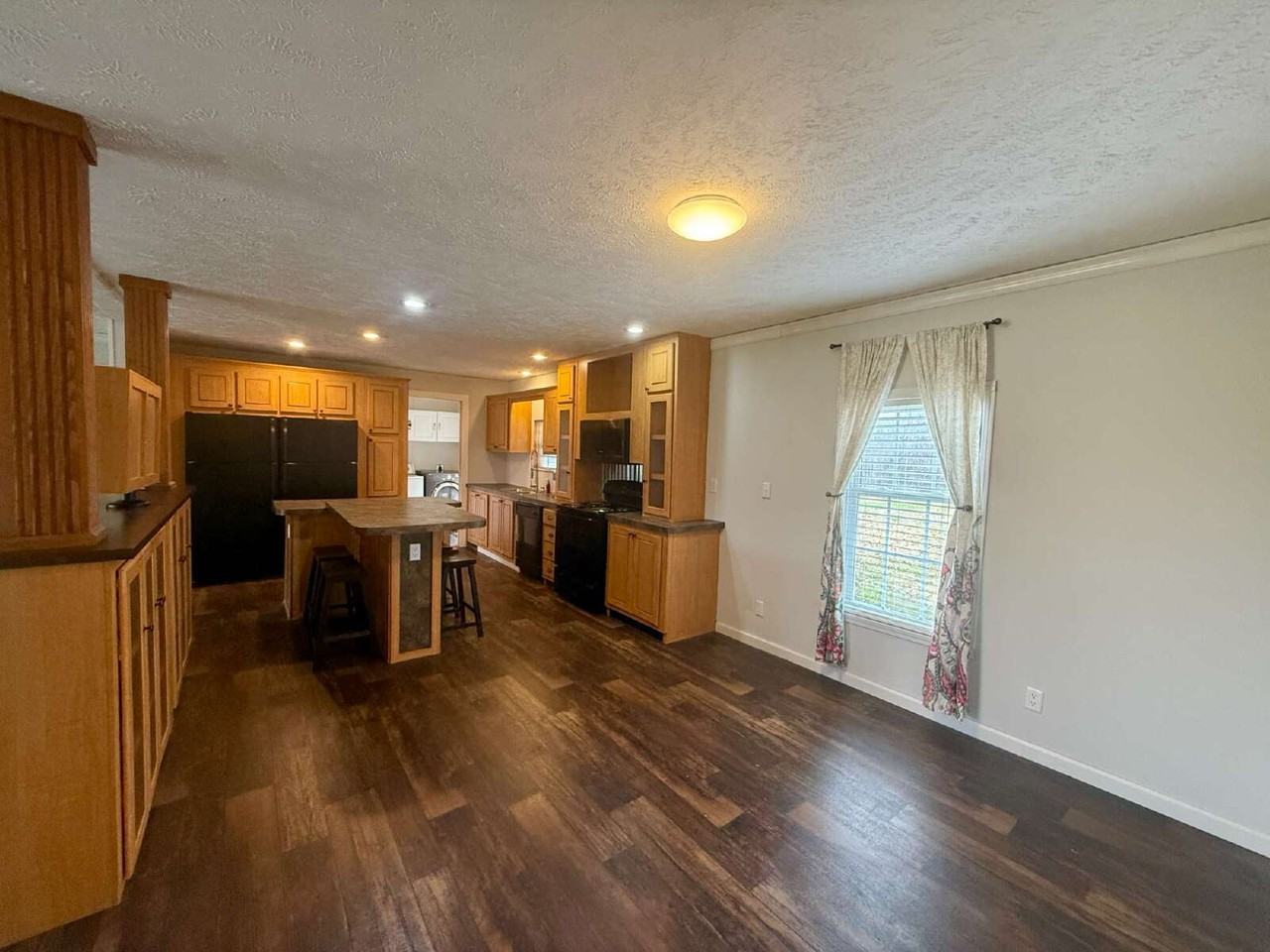 8185 Watermelon Road - Photo 3 of 11