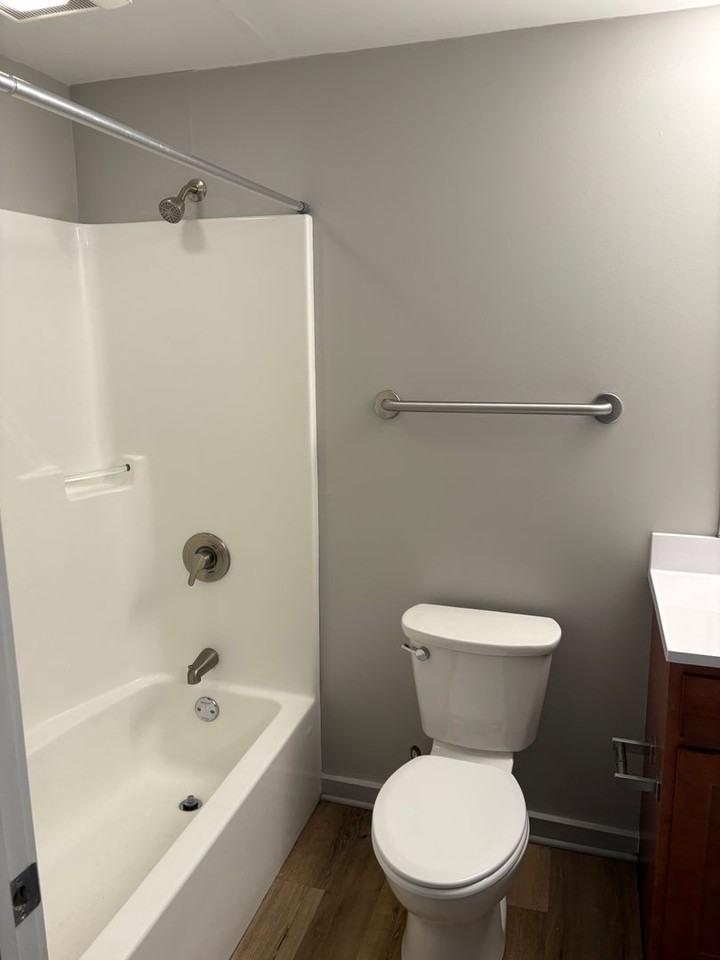 2828 Euclid Avenue - Photo 6 of 50