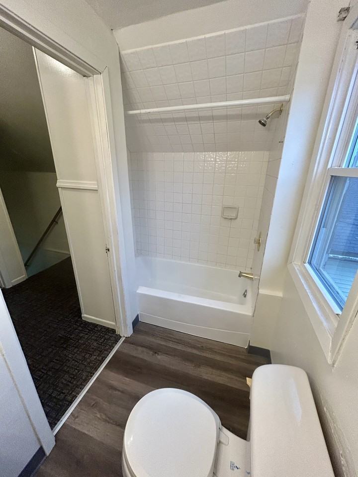 2618 2nd Avenue West #4 - Photo 3 of 8