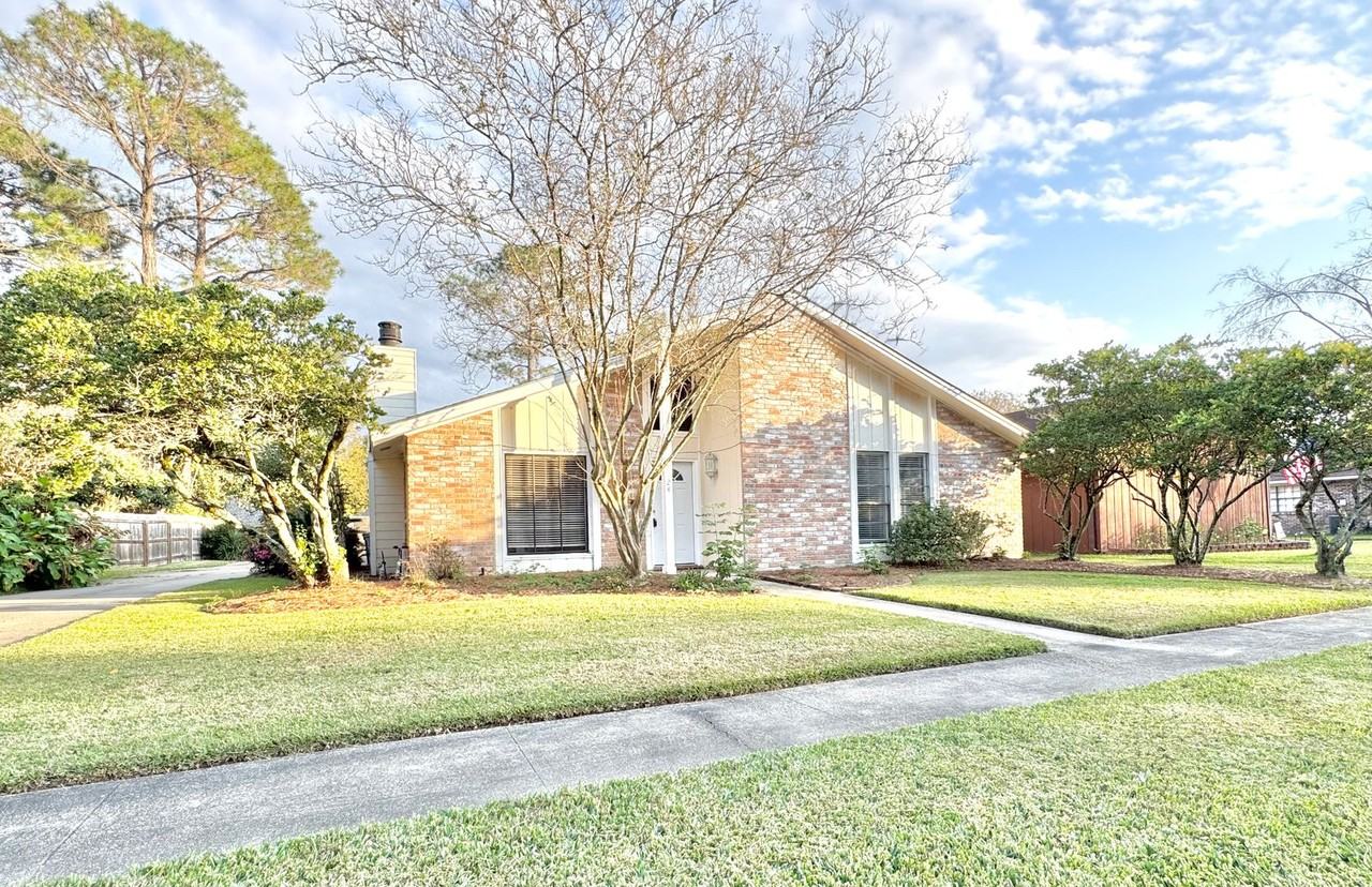 1124 Knollhaven Drive - Photo 2 of 38