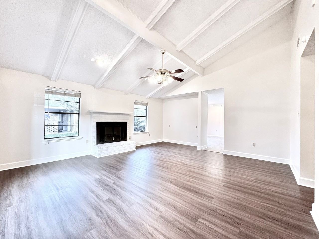 1124 Knollhaven Drive - Photo 3 of 38