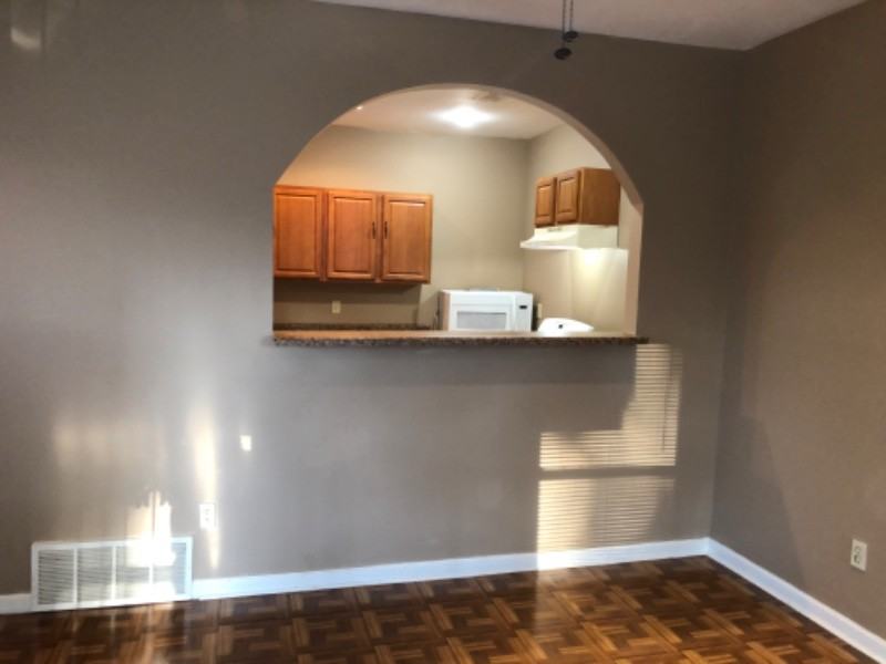 1102 College St - Photo 2 of 15