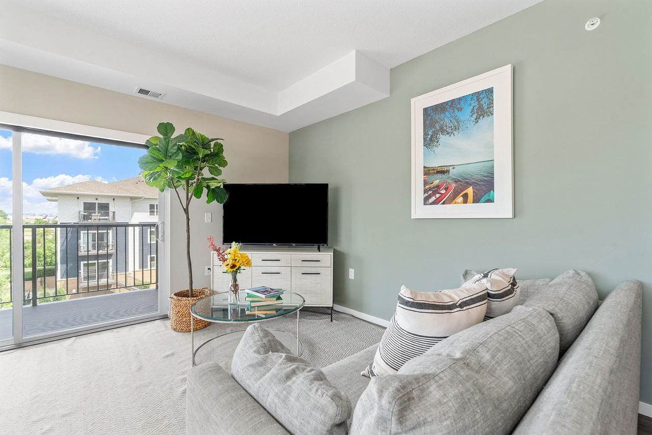 The Chamberlain Apartments - Photo 4 of 50