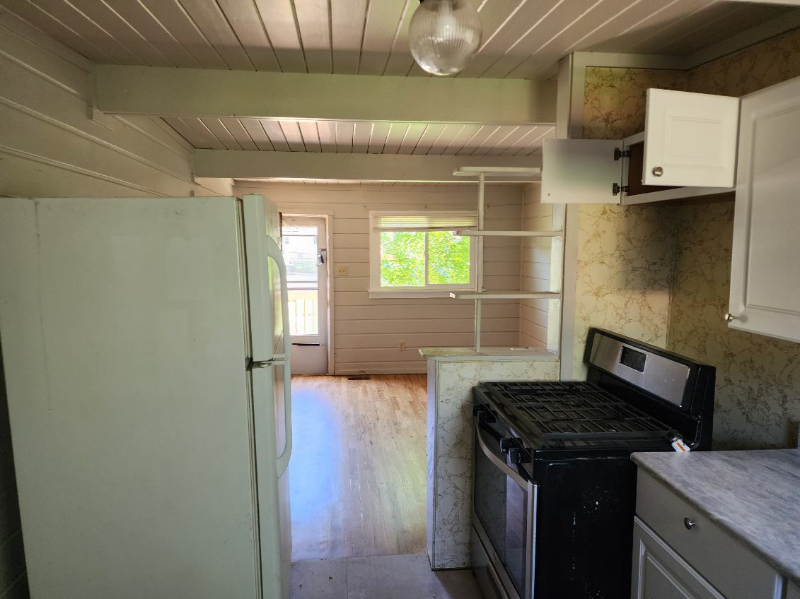 708 E Rio Grande St - Photo 7 of 10