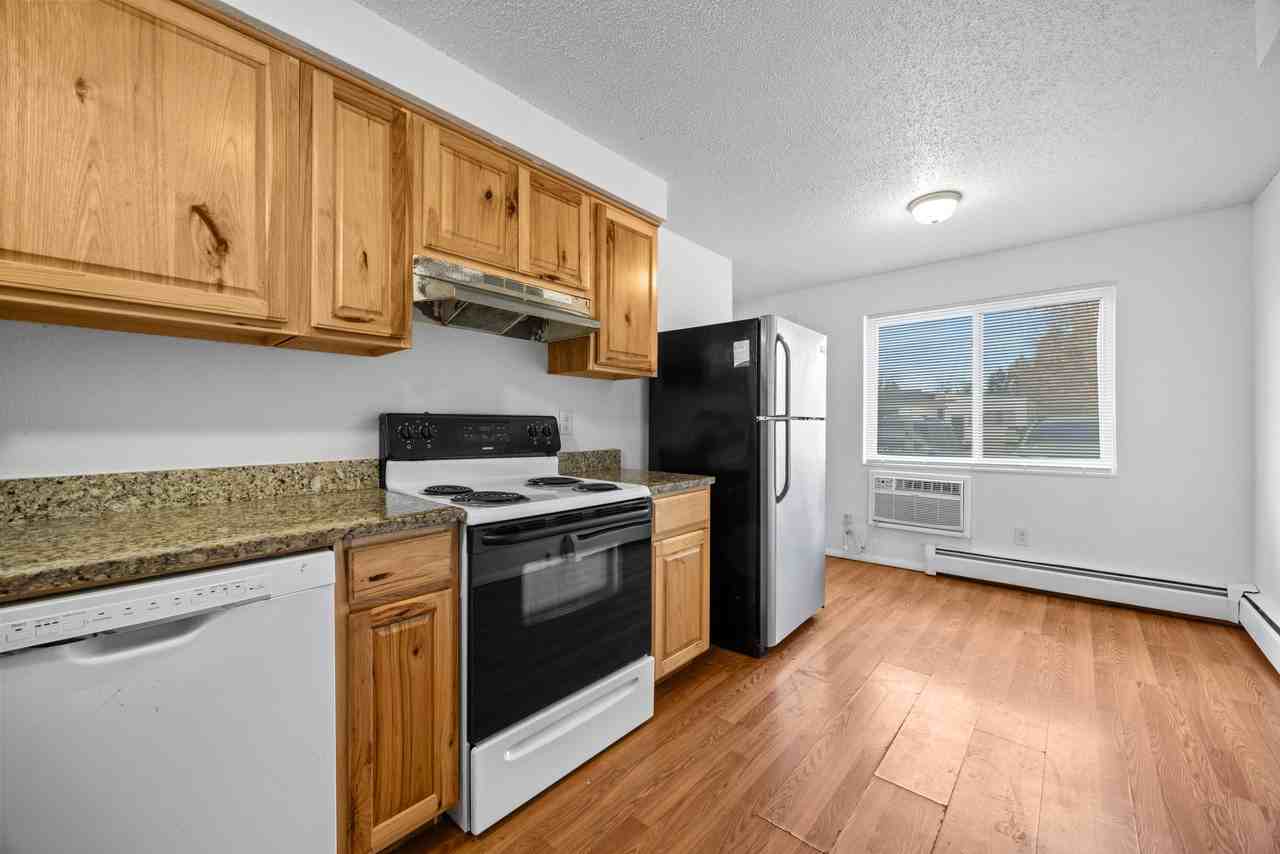 18 Ash Ct - Photo 4 of 22