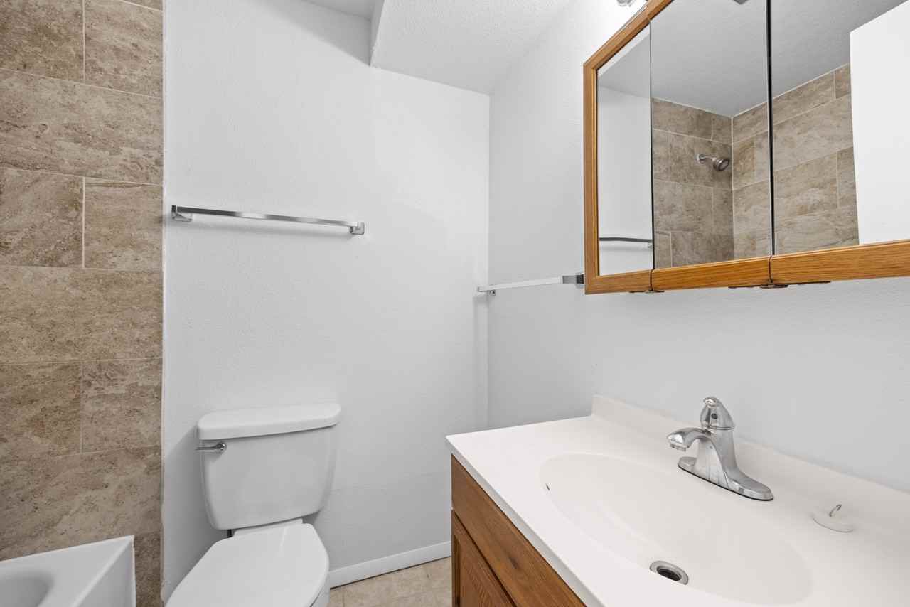 18 Ash Ct - Photo 7 of 22