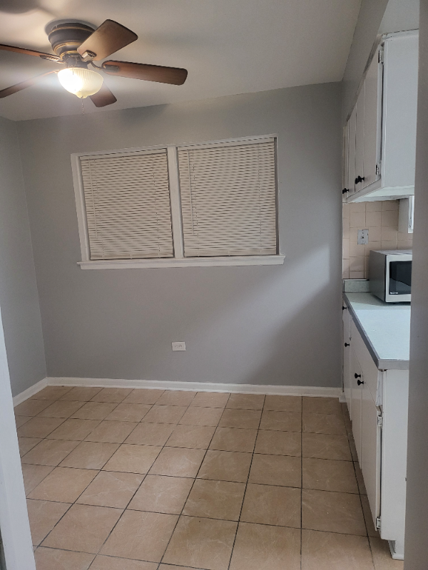 422 S 19th Ave #B - Photo 4 of 10