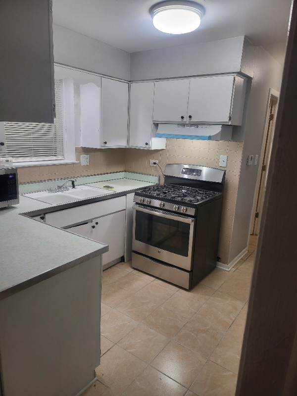 422 S 19th Ave #B - Photo 6 of 10