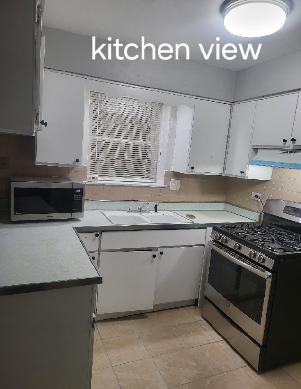 422 S 19th Ave #B - Photo 7 of 10