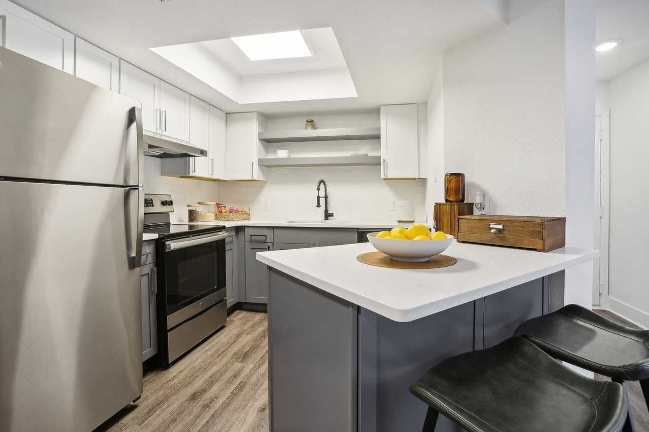 Virginia Highland Apartment Homes - Photo 2 of 28