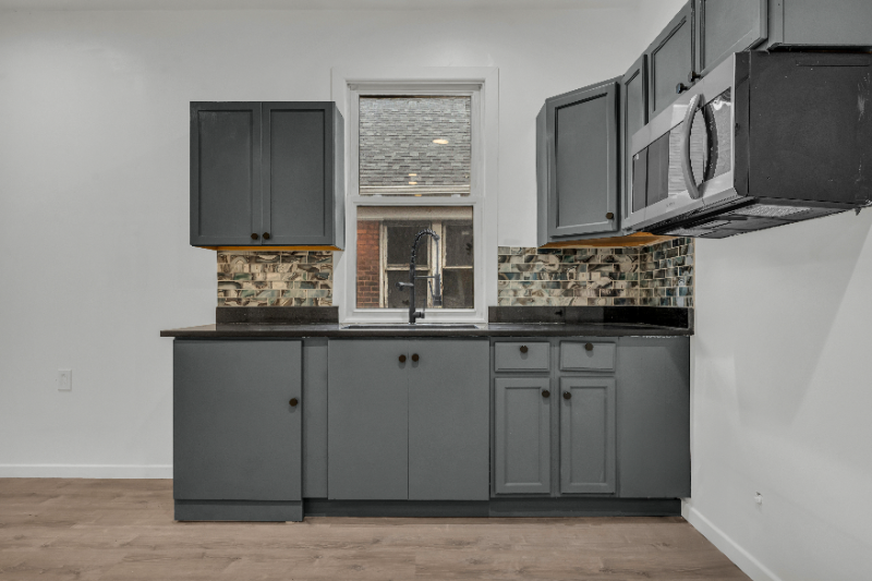 3353 Fullerton St - Photo 4 of 18