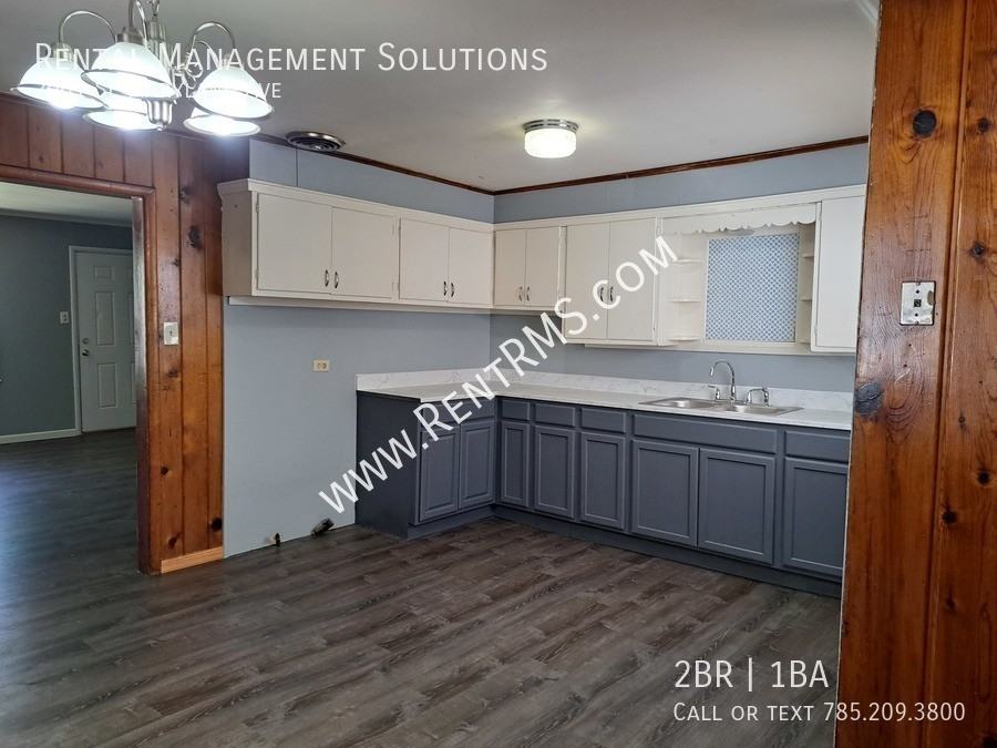 2001 Se Maryland Ave - Photo 4 of 20