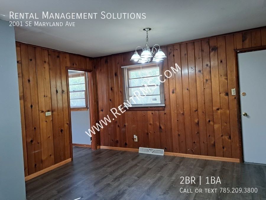 2001 Se Maryland Ave - Photo 5 of 20