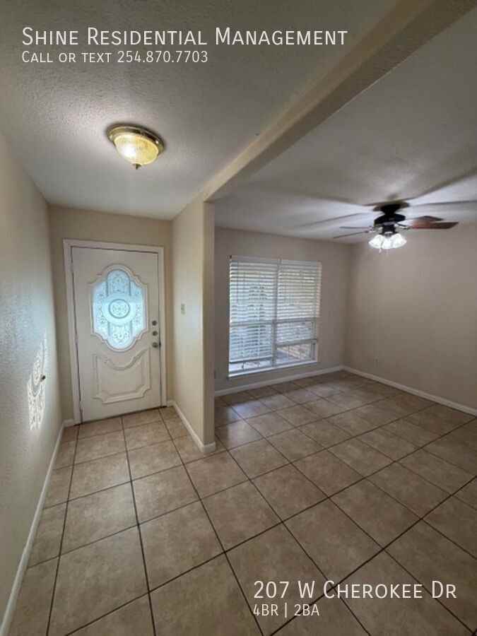 207 West Cherokee Drive - Photo 5 of 45