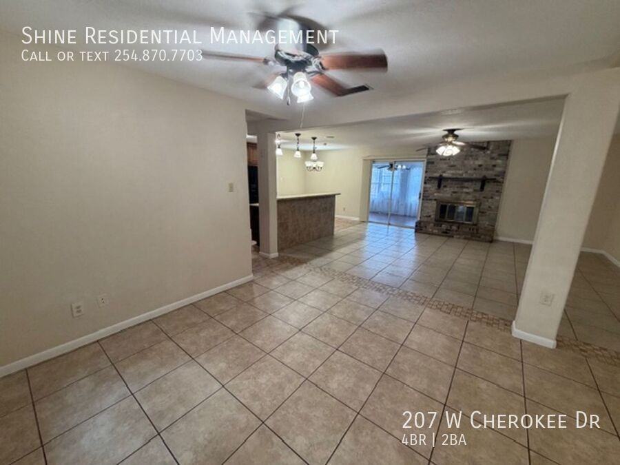 207 West Cherokee Drive - Photo 7 of 45