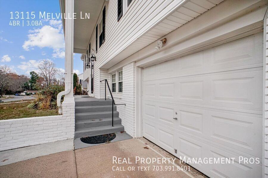 13115 Melville Ln - Photo 6 of 41