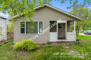 609 W VanHoesen Blvd - Photo 1 of 1