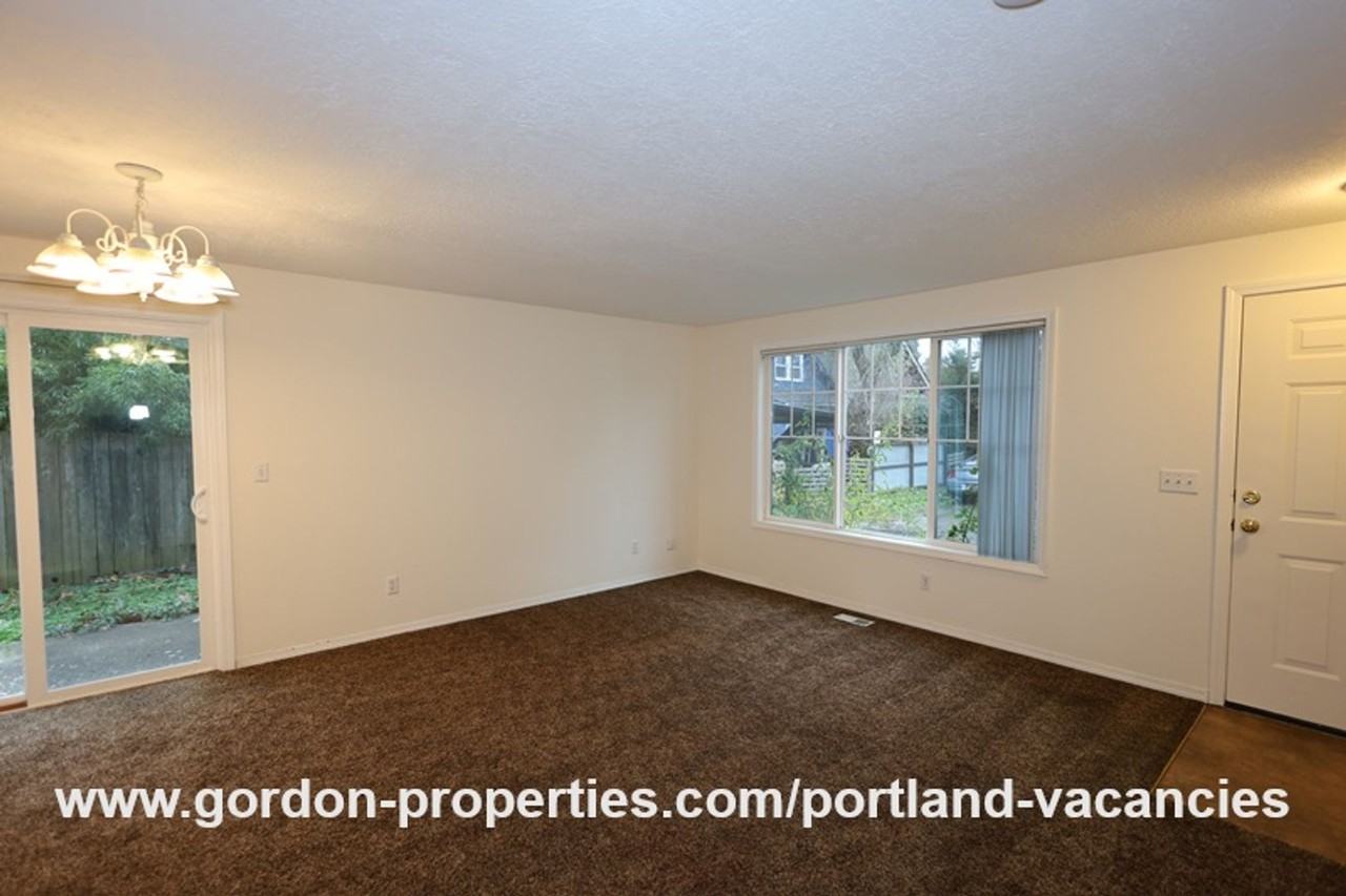 5254 Southeast 73rd Avenue - Photo 3 of 39