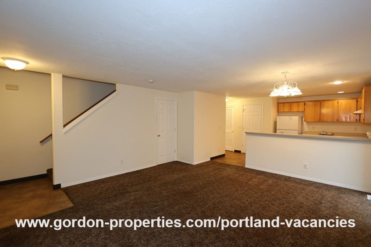 5254 Southeast 73rd Avenue - Photo 5 of 39