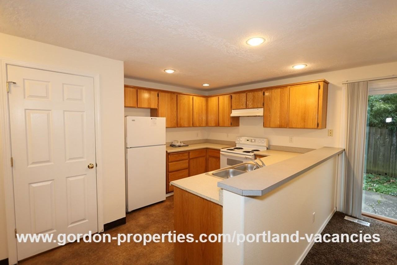 5254 Southeast 73rd Avenue - Photo 6 of 39