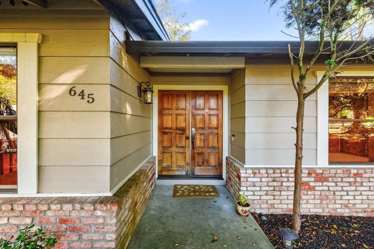 645 Snow Road - Photo 4 of 50