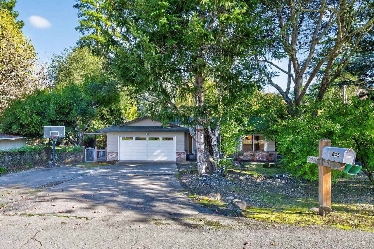 645 Snow Road - Photo 5 of 50