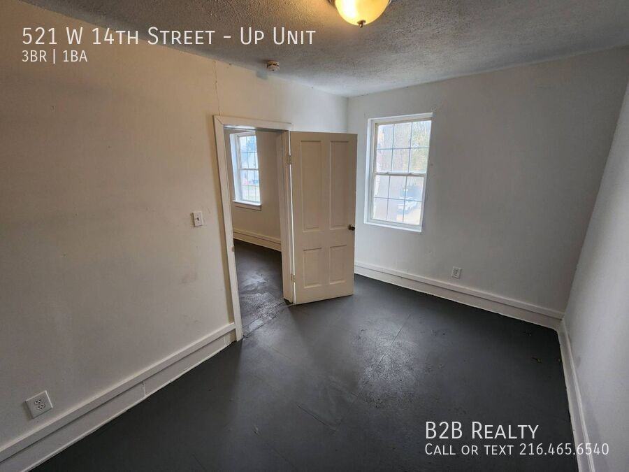521 W 14th St - Photo 7 of 24