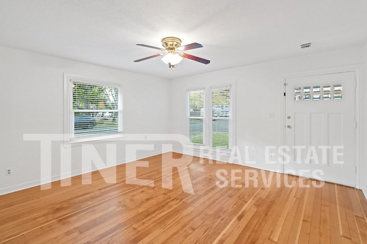 143 Earl Avenue - Photo 3 of 20