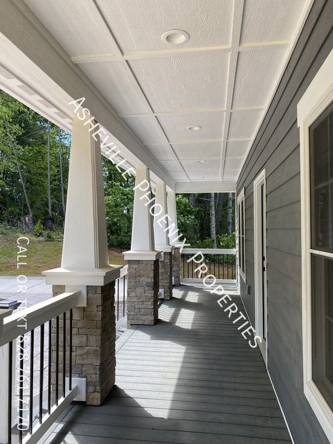 426 Shadow Wood Drive - Photo 2 of 20