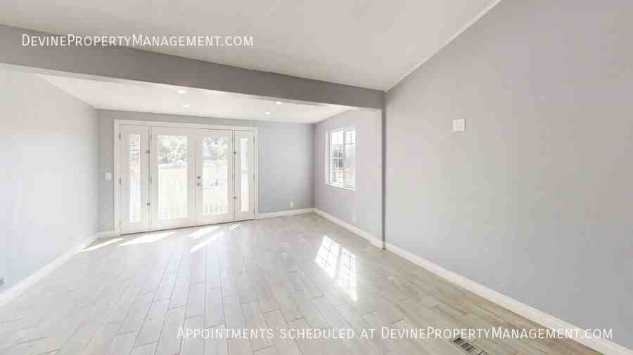 15130 Chevy Lane - Photo 4 of 31