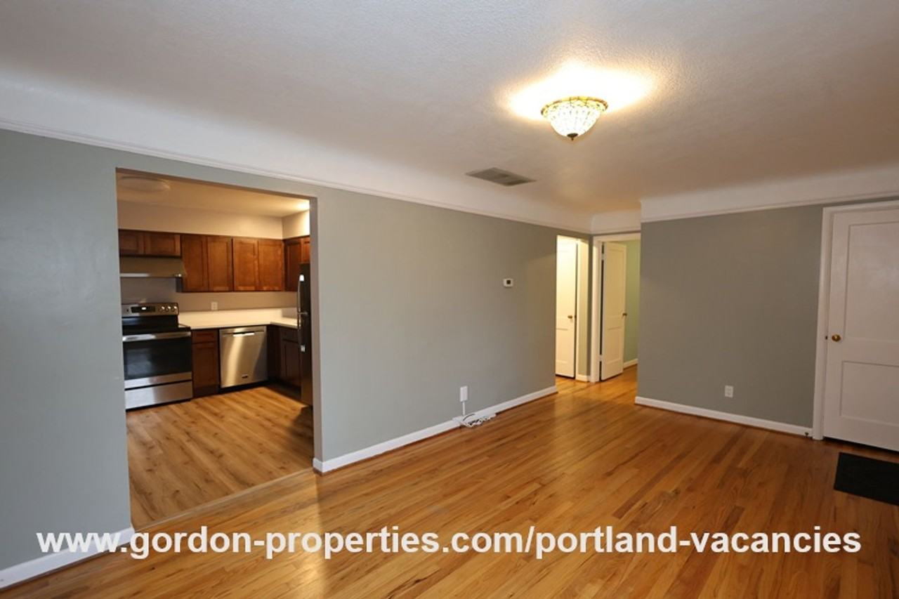 4009 Se Flavel St - Photo 7 of 34