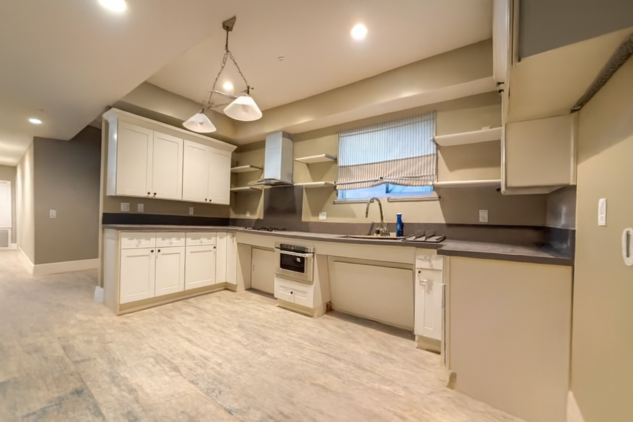 1212 W. 37th Drive - Photo 4 of 26