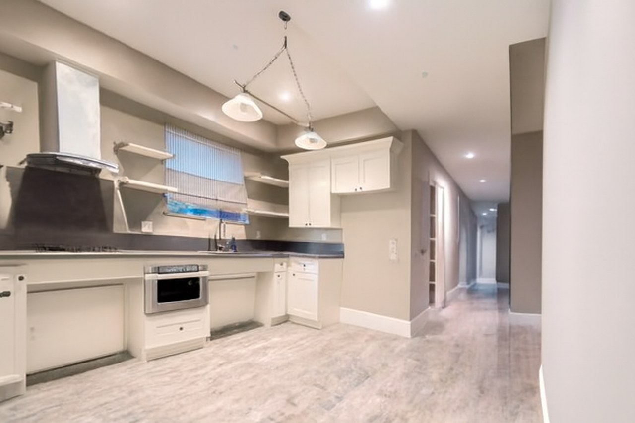 1212 W. 37th Drive - Photo 5 of 26