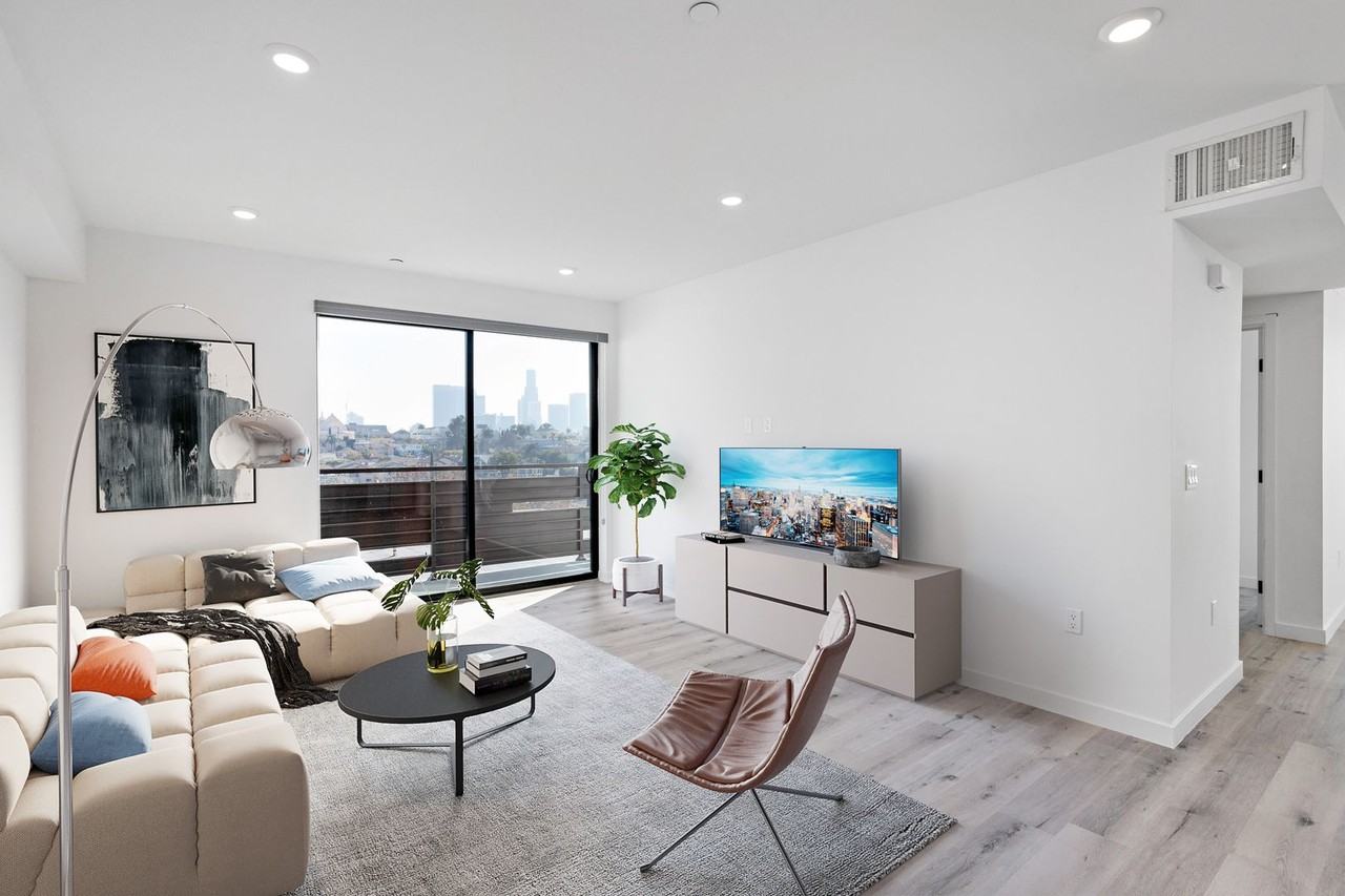 226 North Lake Street - Photo 2 of 5