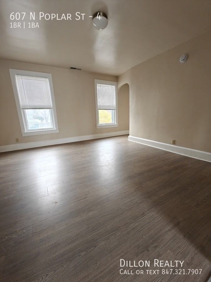 607 N Poplar St #4 - Photo 7 of 10