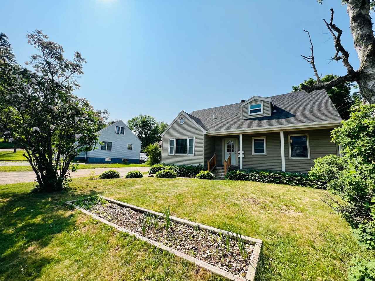 44 West Chisholm Street - Photo 2 of 25