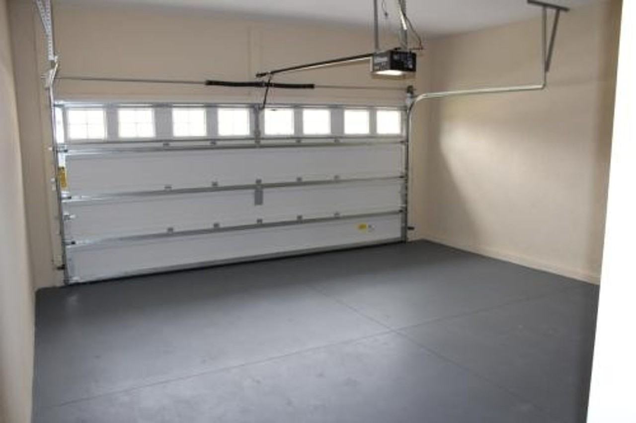 2857 Eastham Ln - Photo 4 of 19