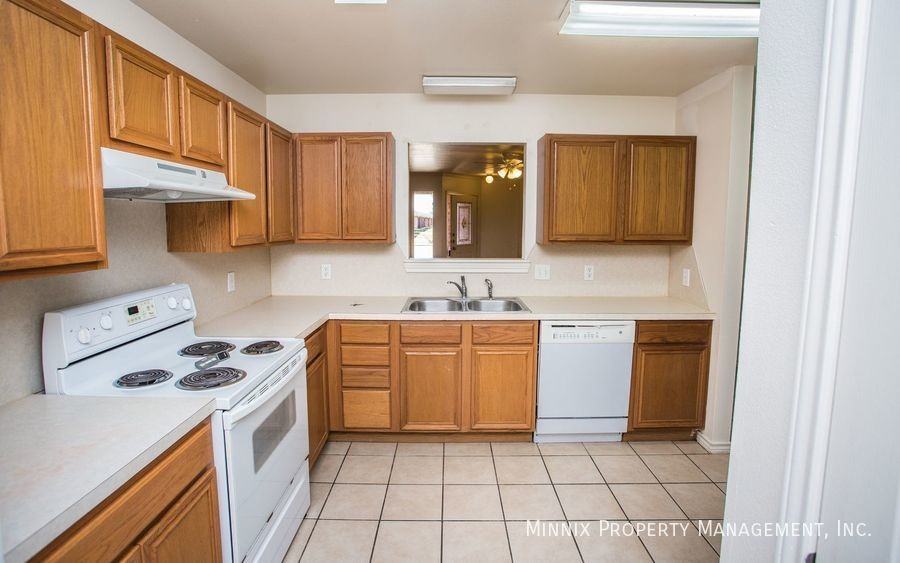 908 North Belmont Avenue #B - Photo 4 of 30