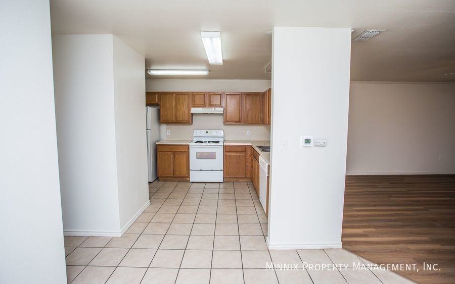 908 North Belmont Avenue #B - Photo 6 of 30