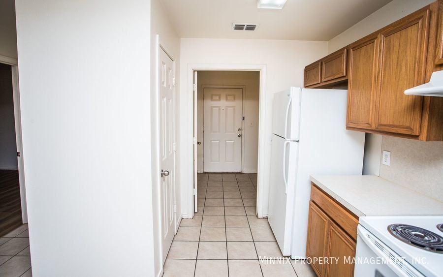 908 North Belmont Avenue #B - Photo 7 of 30