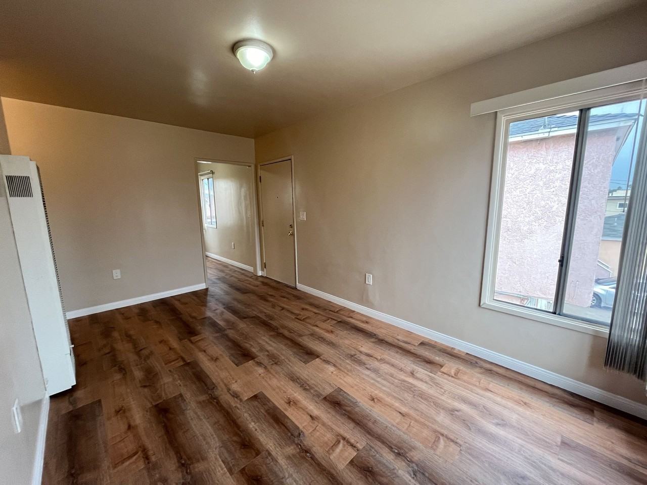 1135 W 90th St - Photo 3 of 5